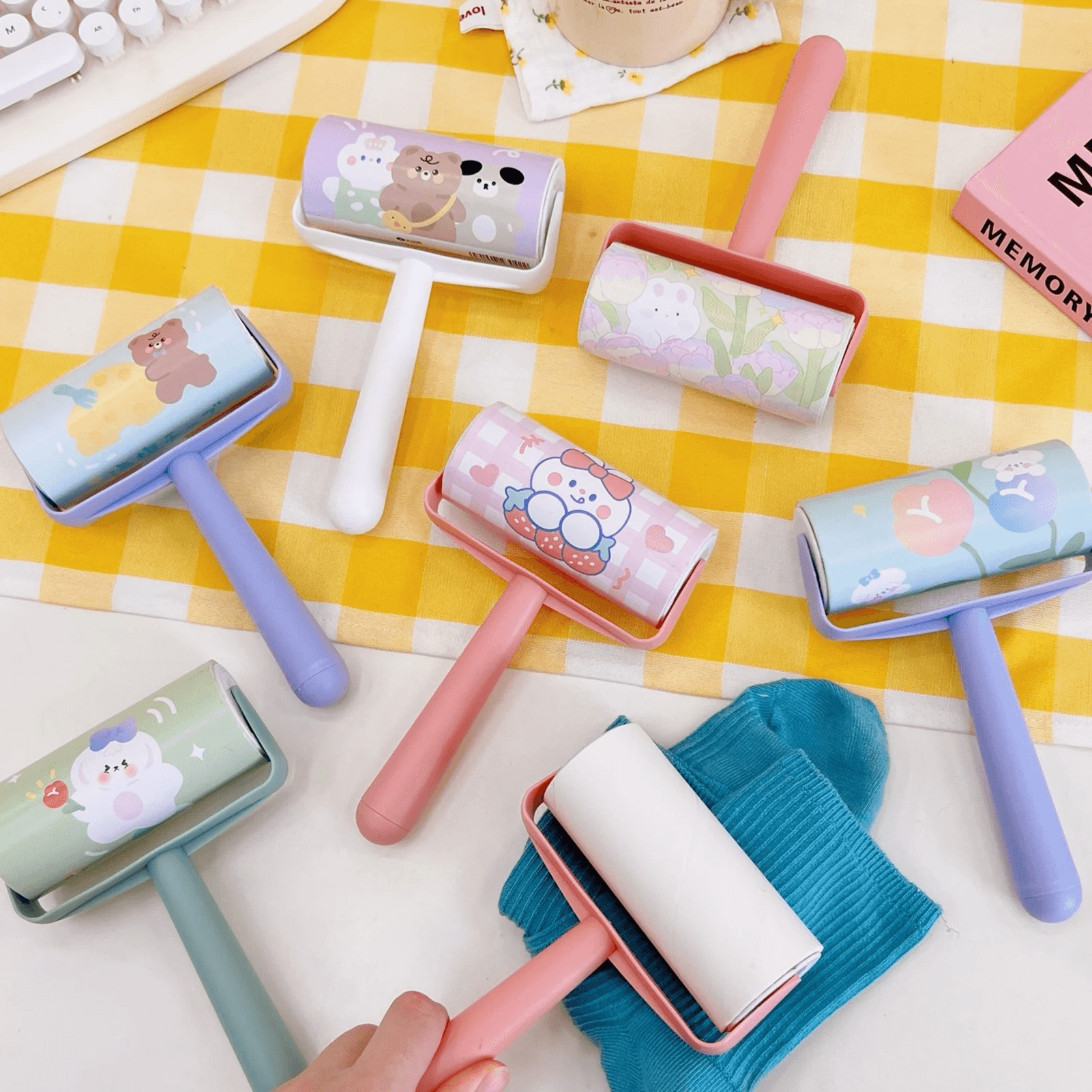 Hesroicy Lint Roller Tearable Strong Adhesion Efficient Multifunctional Clothing Cleaner Mini Pet Hair Clothes Dust Sticky Paper Roller for Bedroom