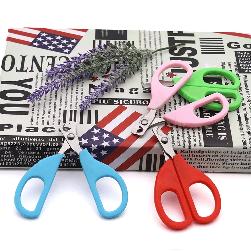 Stainless Steel Pet Cat Dog Nail Scissors Painless Pet Nail With Safety Guard Random Color
