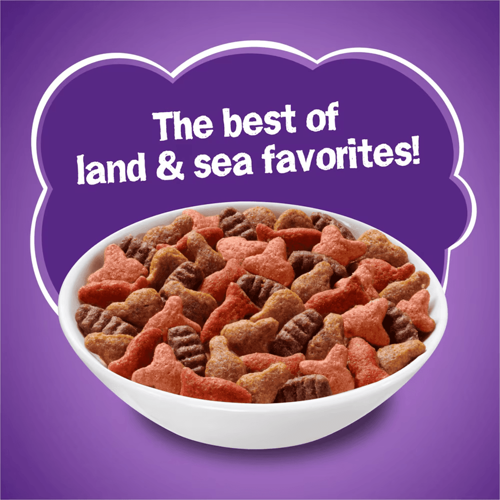 Friskies Surfin' & Turfin' Favorites With Flavors of Chicken, Ocean Whitefish, Salmon & Filet Mignon Adult Dry Cat Food 2.5kg